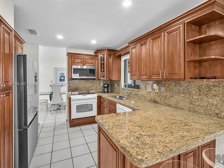 1417 SW 139th Ave — Photo 11