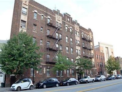 821 Bergen Ave APT C5, Jersey City, NJ, 07306