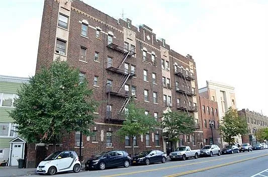 821 Bergen Ave APT A2 photo 1