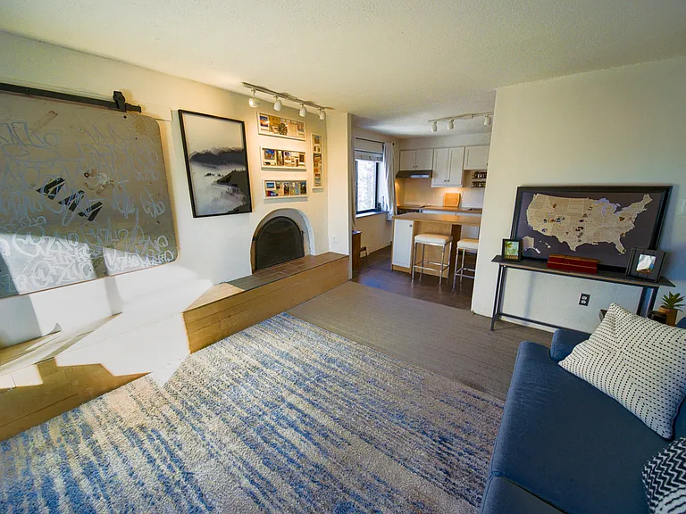 1008 N Corona St #301 — Photo 6