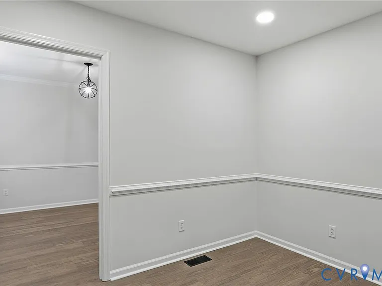 9015 Covewood Rd — Photo 12