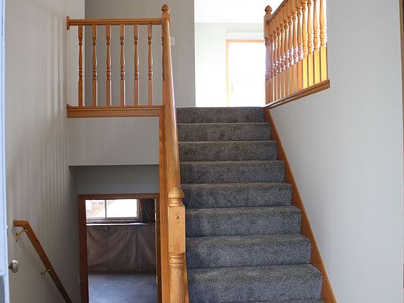 2nd image of 403 Meadow Ln