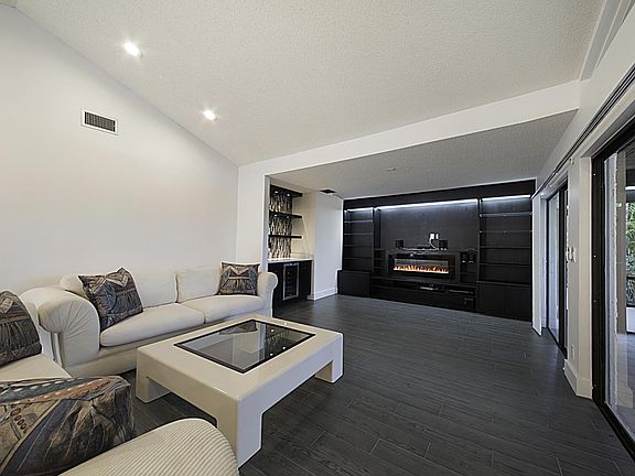 3rd image of 5529 Lakeview Mews Ter