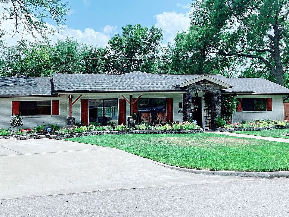1st image of 2127 Oak Creek Dr