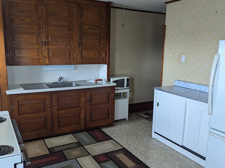 1279 Vine St — Photo 11