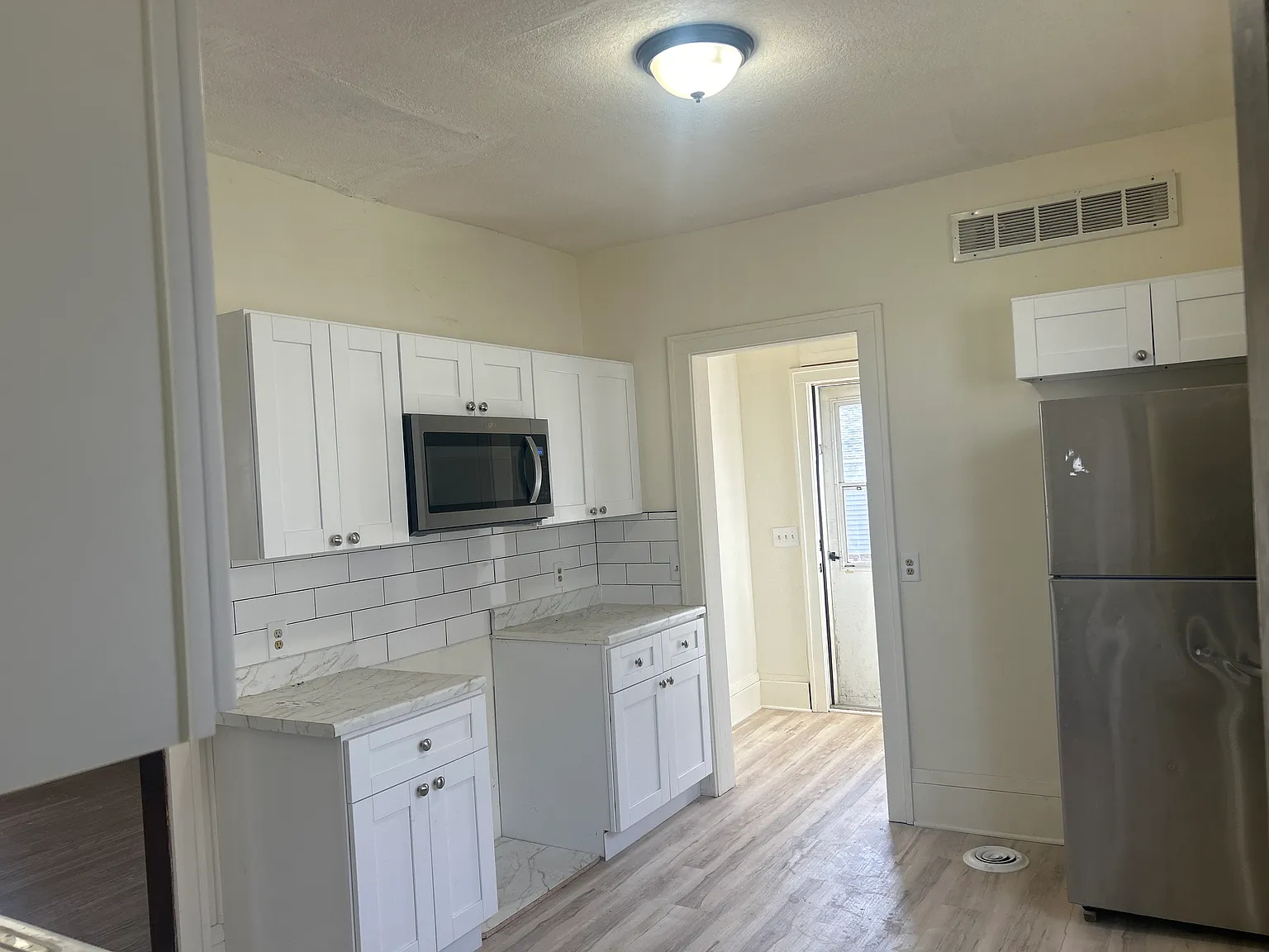 4 bed, 1.5 bath, $2,000 — Photo 3