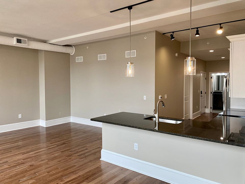 1st image of 428 Lackawanna Ave #501