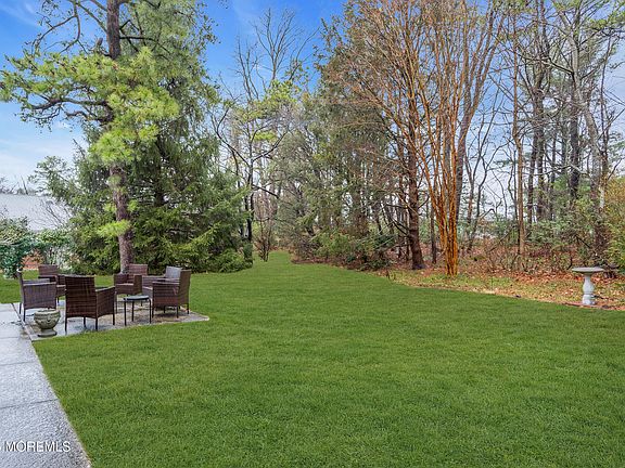 3rd image of 609 B Willow Court #B