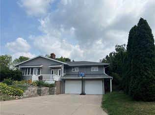 2635 Crestwood Rd, Eau Claire, WI 54703