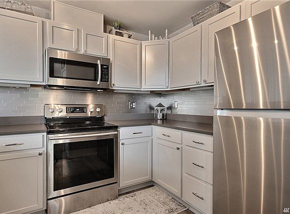 3rd image of 1039 61st St SE APT 102
