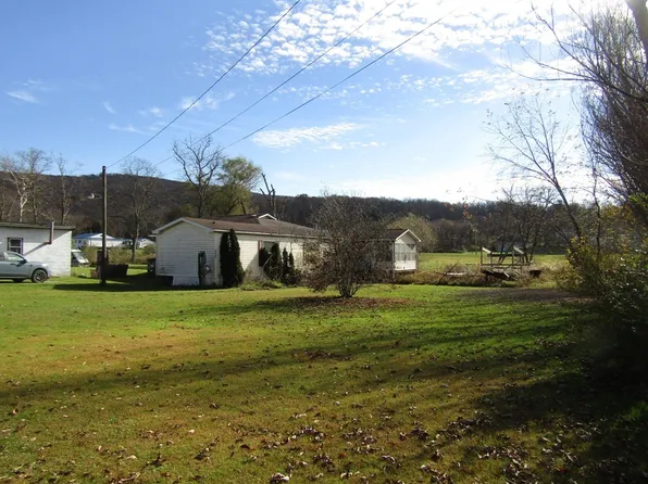 103 Hopwood Coolspring Rd N, Hopwood, PA 15445