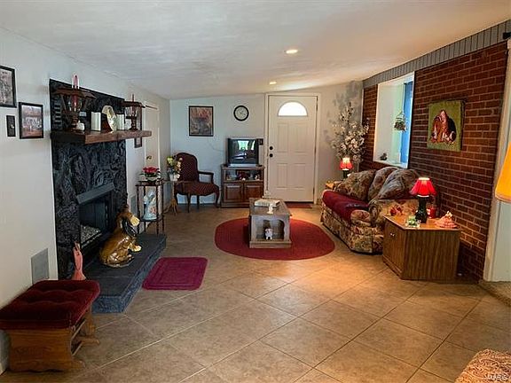 5th image of 803 Amherst Dr