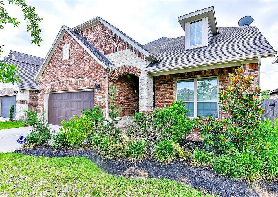 1st image of 4842 Palomar Ln