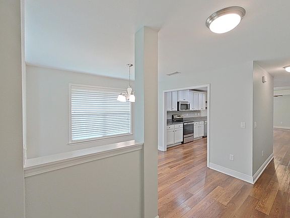 5th image of 297 Wyatt Ct