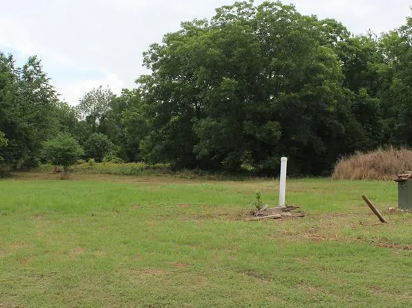 206 Wentworth Ln, Albany, GA 31721