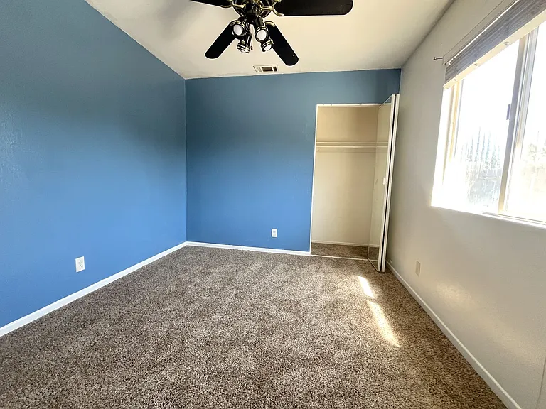 1602 James Ct — Photo 17