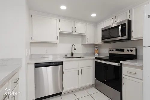 403 Mesa Blvd #202 Photo 1