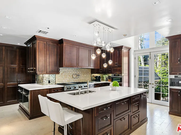 1118 San Ysidro Dr — Photo 12