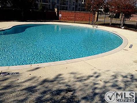 2nd image of 1008 Grace Ln
