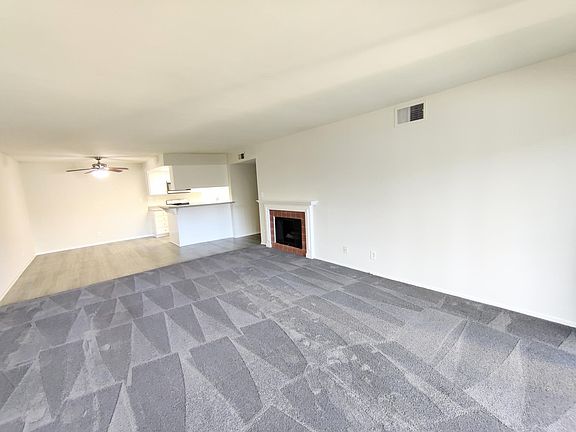 4th image of 13131 Moorpark St APT 201