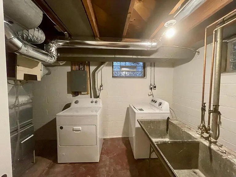 1933 Arthur St NE — Photo 13