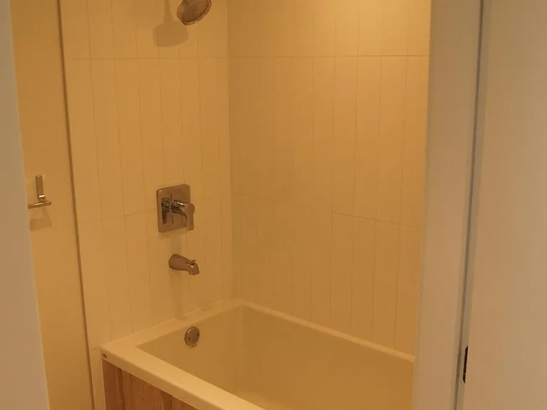 538 W 7th Ave #1003 — Photo 12