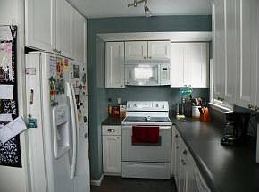 5th image of 633 Mill St