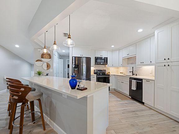 3rd image of 5710 Coach House Circle #F