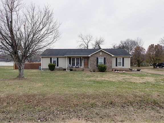 3rd image of 301 Stephanie Dr