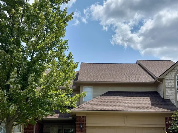 1012 Paddock Ln, South Lyon, MI 48178
