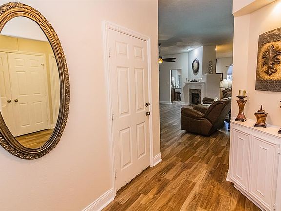 4th image of 14930 Chestnut Falls Dr