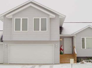 45 Penn Ridge Ct, North Liberty, IA 52317