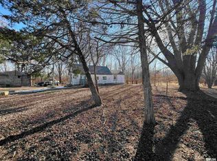 10285 River Camp Rd, Donahue, IA 52746