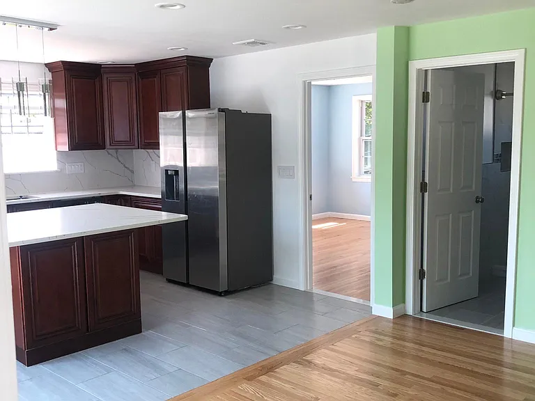 11 Sherbrooke Ave #1 — Photo 6
