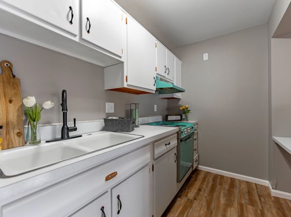 1609 E State St APT 201