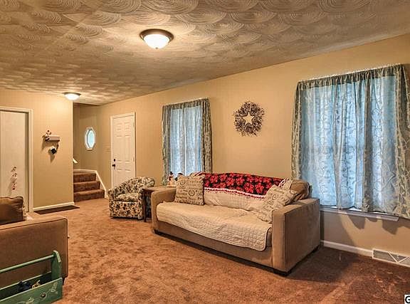 3rd image of 414 Frey Ave