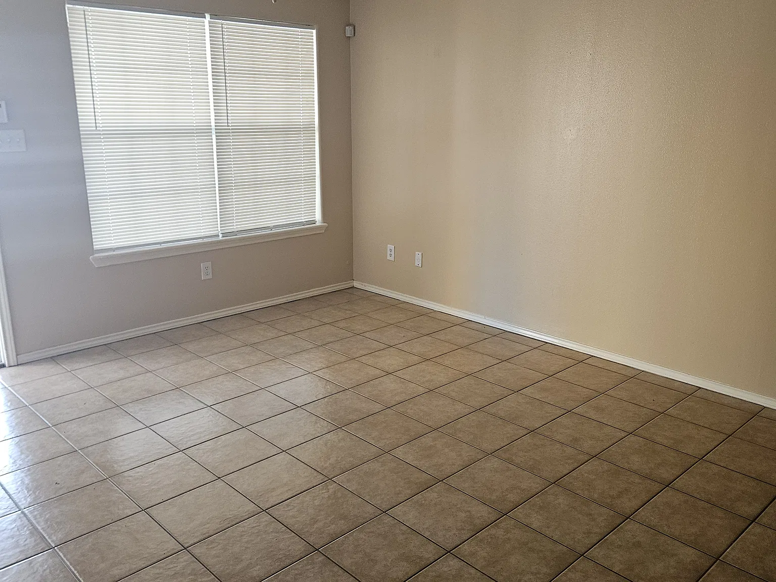 Santa Fe Apartments — Photo 4