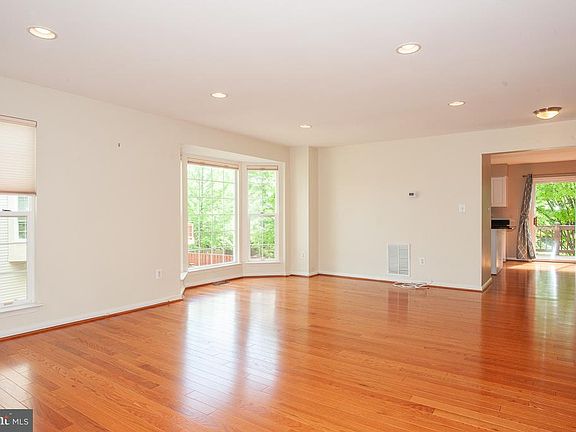 3rd image of 6549 Kelsey Point Cir