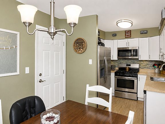 4th image of 470 Nicole Dr #2-D