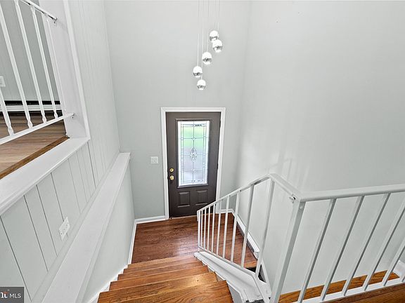 4th image of 1807 N Amelia St