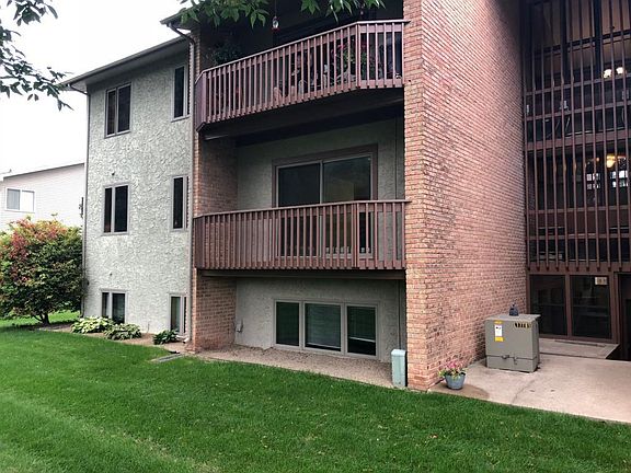 2nd image of 1120 Greenvale Ave W
