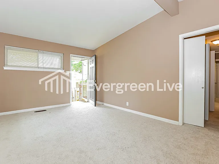 68 Belmont Dr — Photo 4
