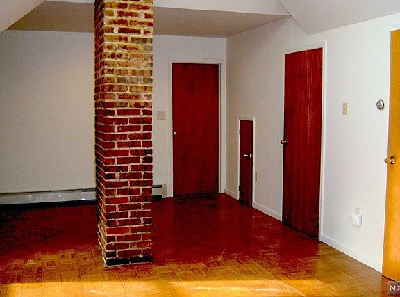4th image of 771 Kearny Ave
