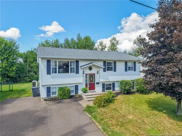 41 Rebecca Dr, Fredericton, NB E3B 9N4