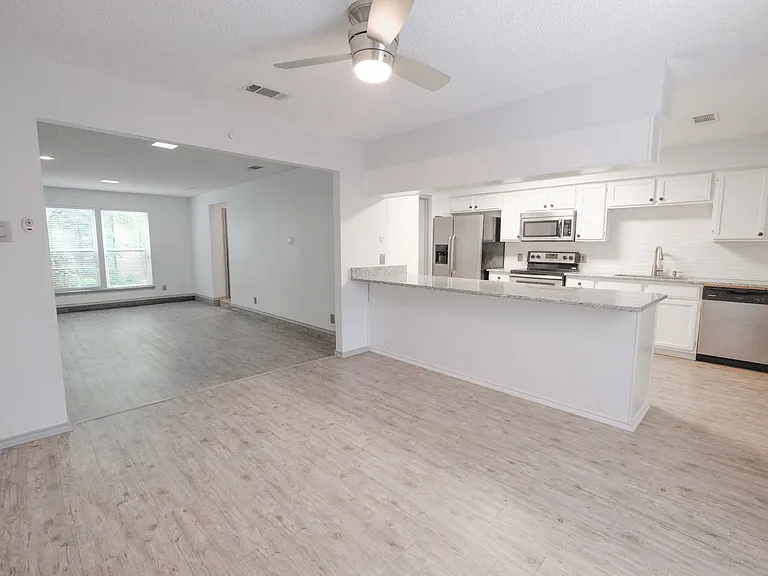 3636 Dexter Ave #3638 — Photo 27