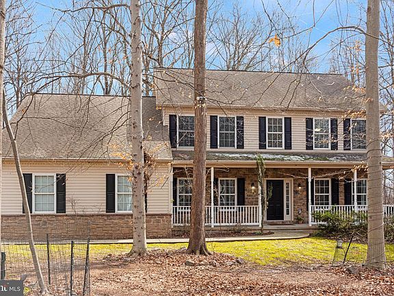 2nd image of 16 Whippoorwill Dr