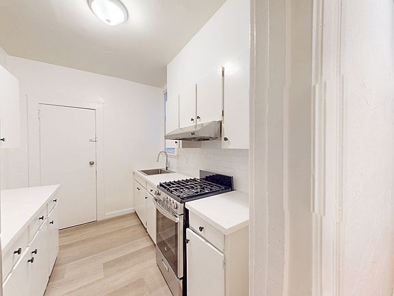 4th image of 1335 Washington St #1