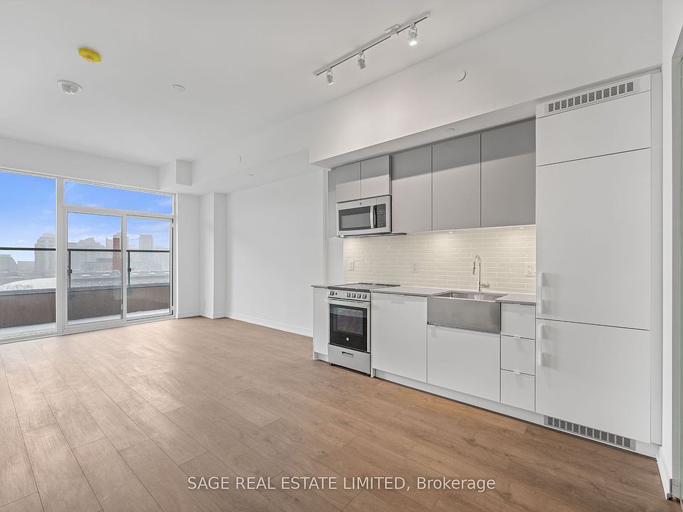 1st image of 270 Dufferin St #1122