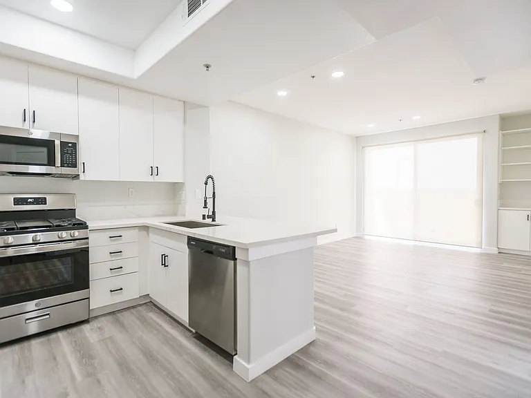 2820 Sawtelle Blvd — Photo 37