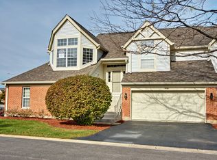 61 Ione Dr UNIT B, South Elgin, IL 60177